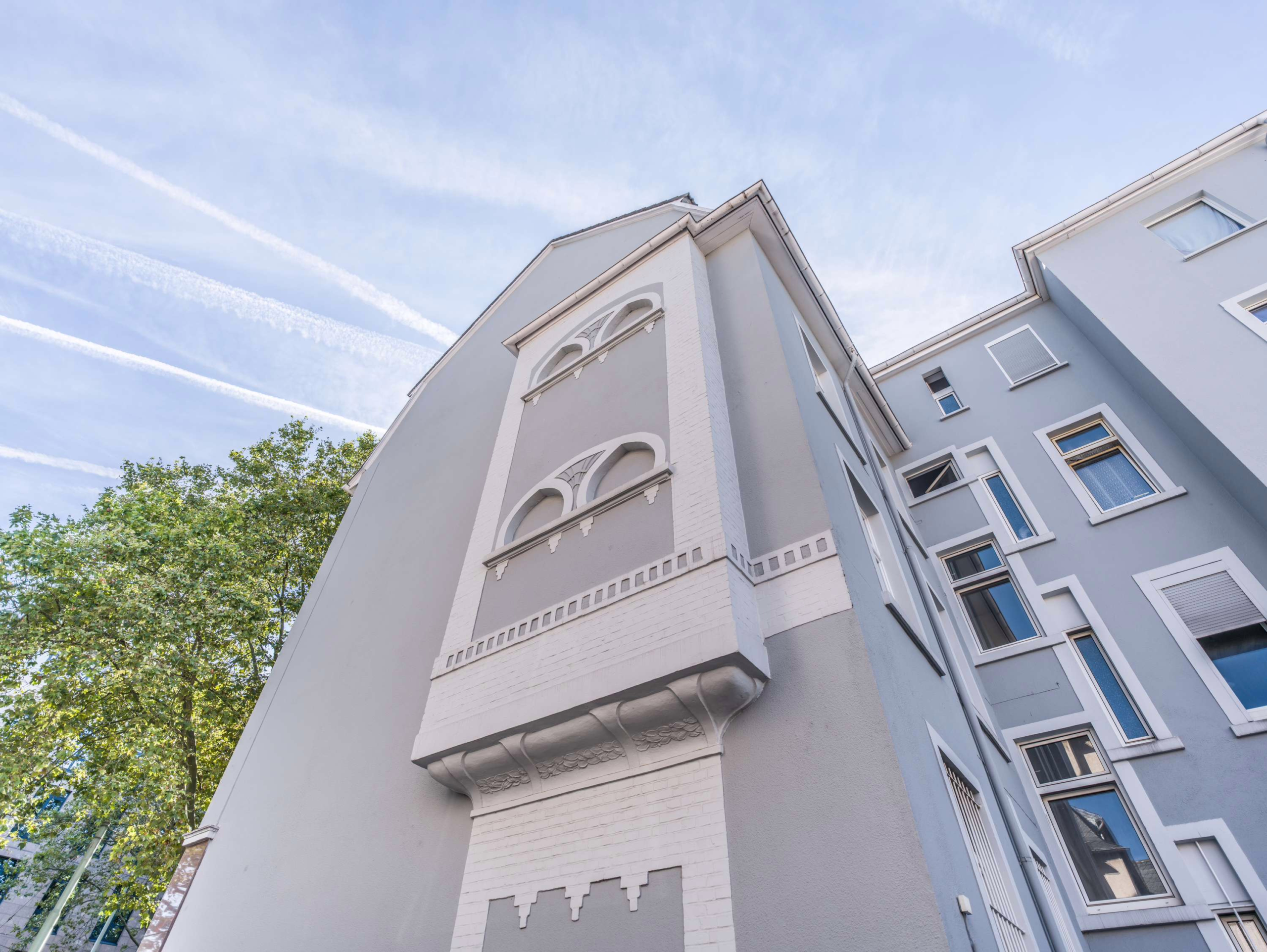 FAKTOR 18,5  MEHRFAMILIENHAUS MIT POTENZIAL IN FRANKFURT !
