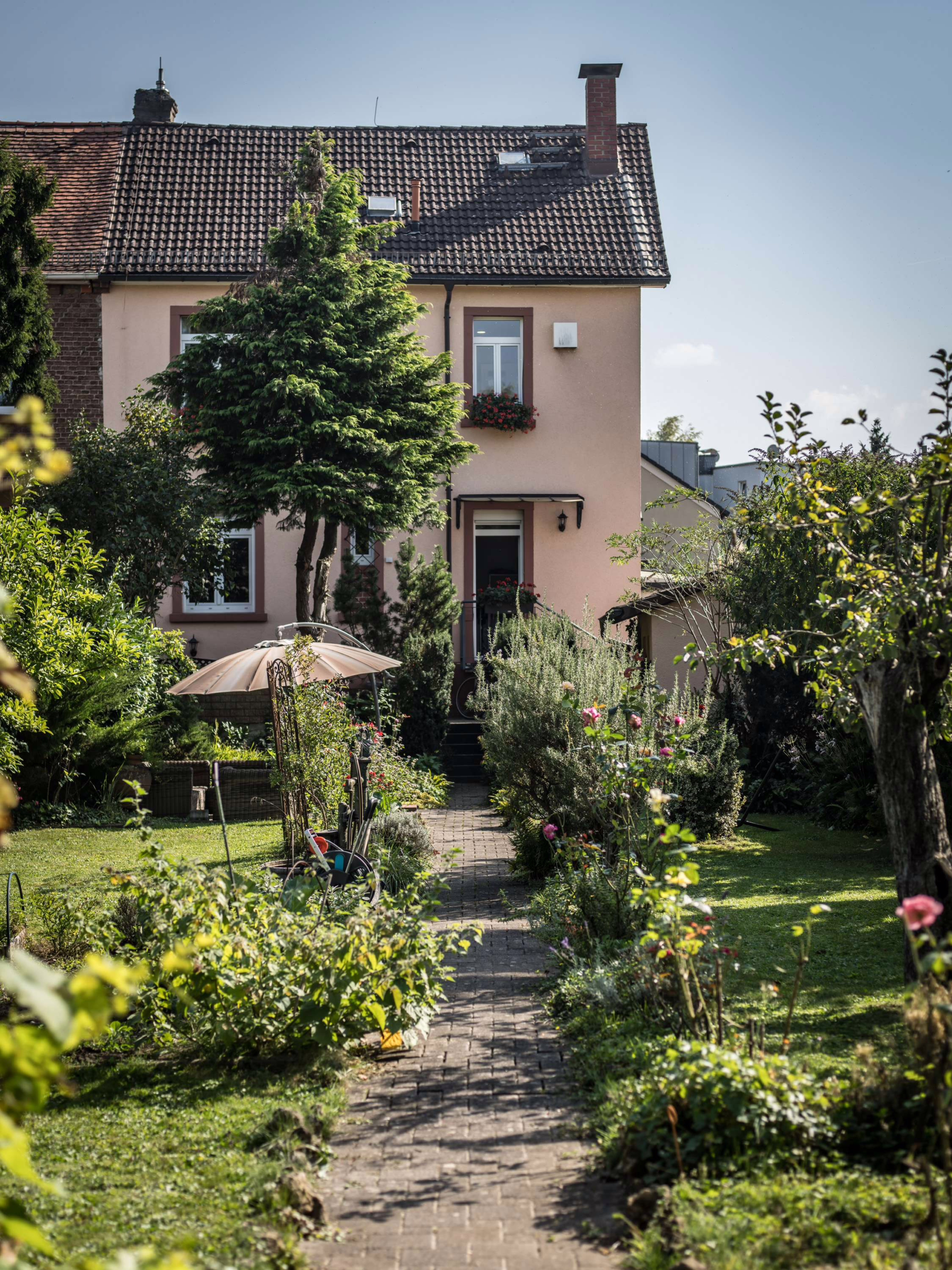 HAUS, GARTEN UND WALD !