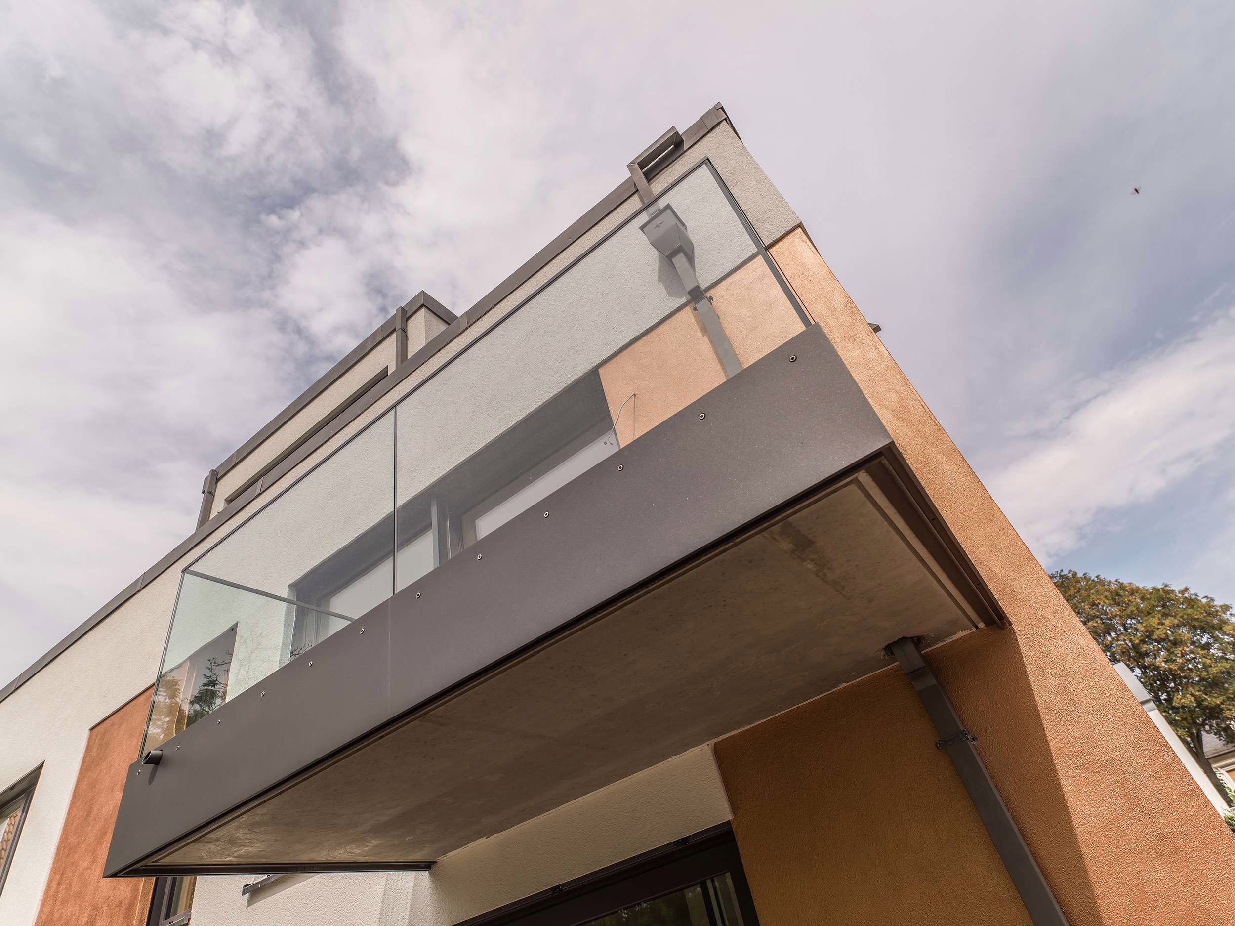 LEER  IHR NEUES ZU HAUSE MIT ZWEI BALKONEN IN UNSCHLAGBARER LAGE IN MAINZ !