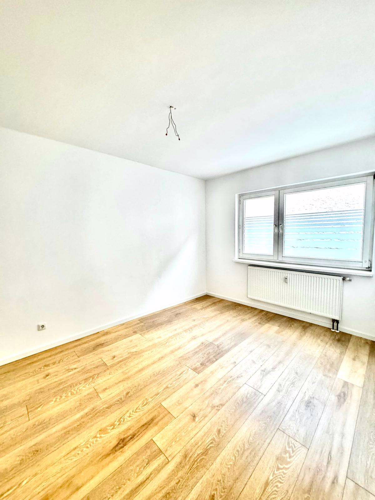 NEW TOP 2 ZIMMERWOHNUNG IN DELKENHEIM!