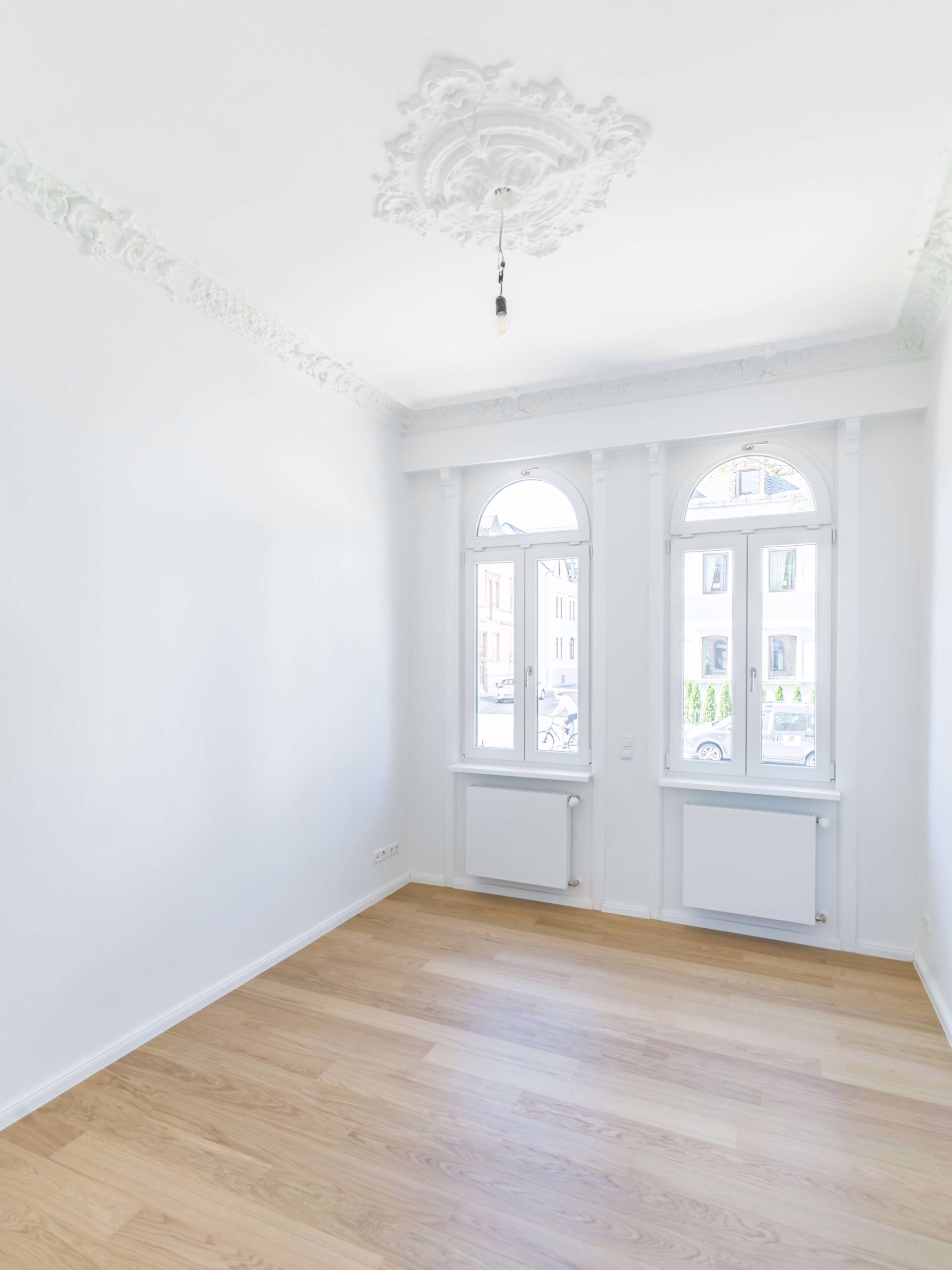 NEU ALTBAU SANIERT ! MEGA GRUNDRISS ! SCHLAGEN SIE ZU !