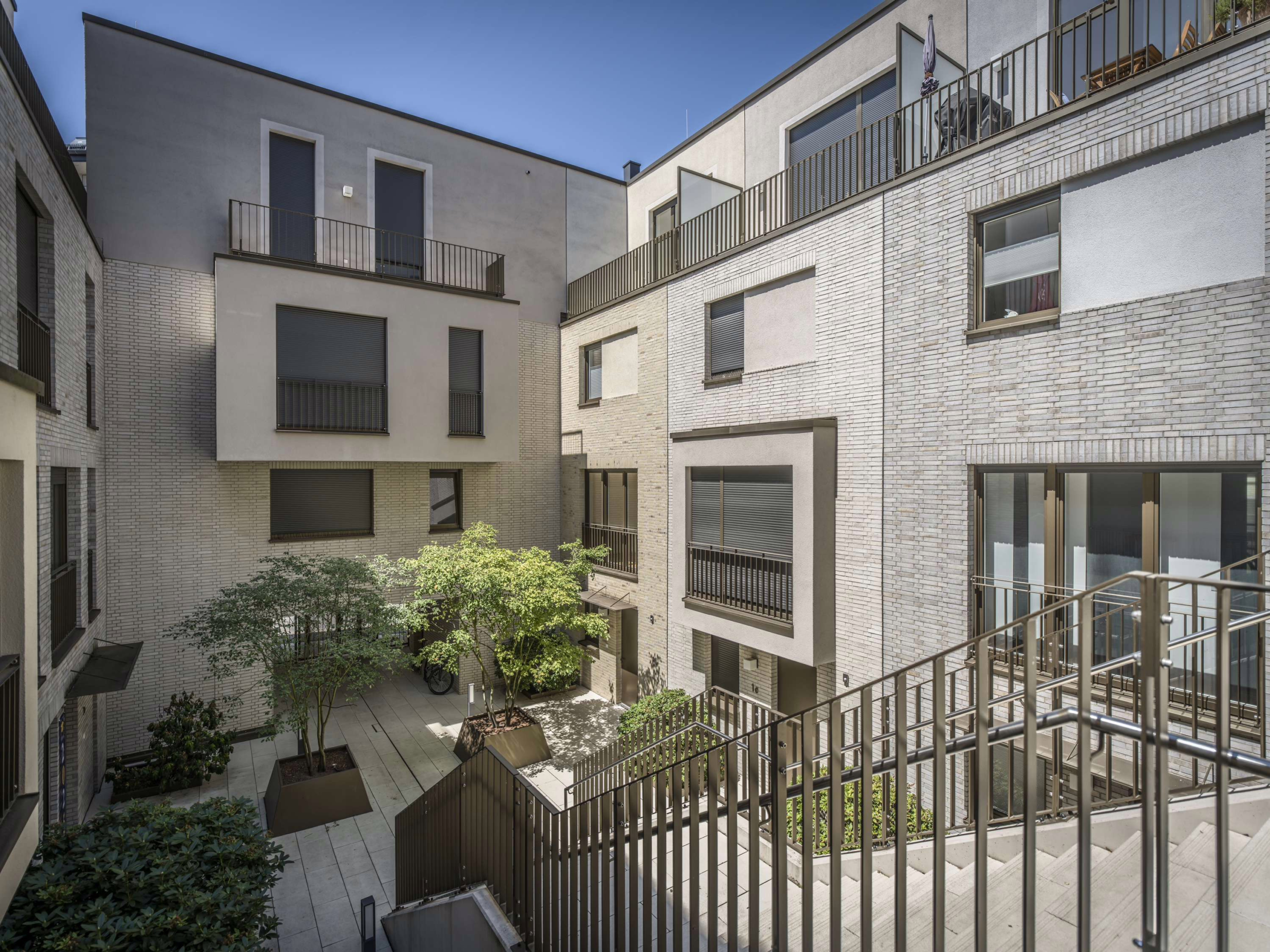 NEU  CITYLAGE TRIFFT LUXUS! IHR NEUES STADTHAUS!