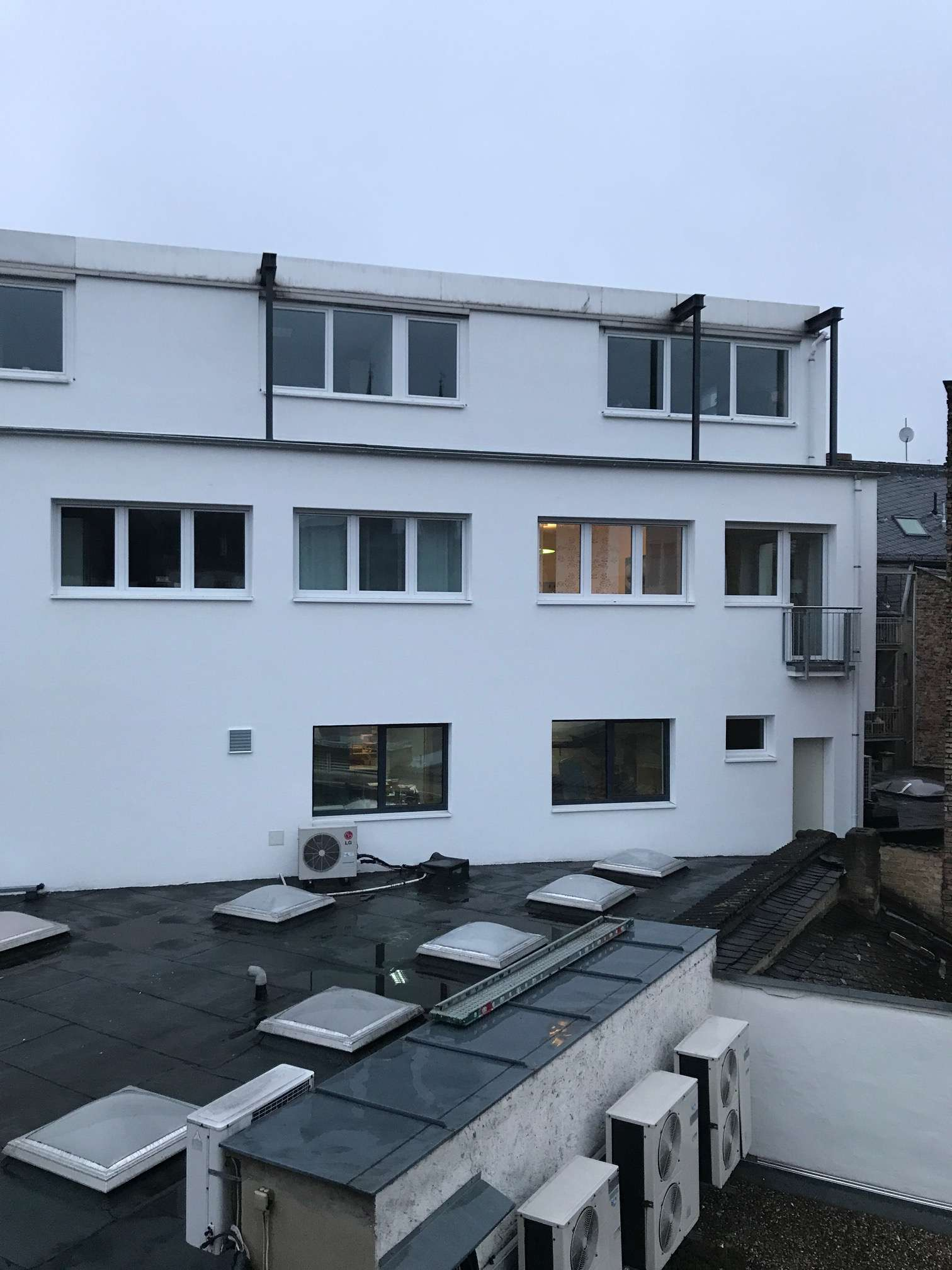 AUSBAU NACH IHREN VORSTELLUNGEN! NEUES BÜRO IM HERZEN WIESBADENS! PROVISIONSFREI! 2