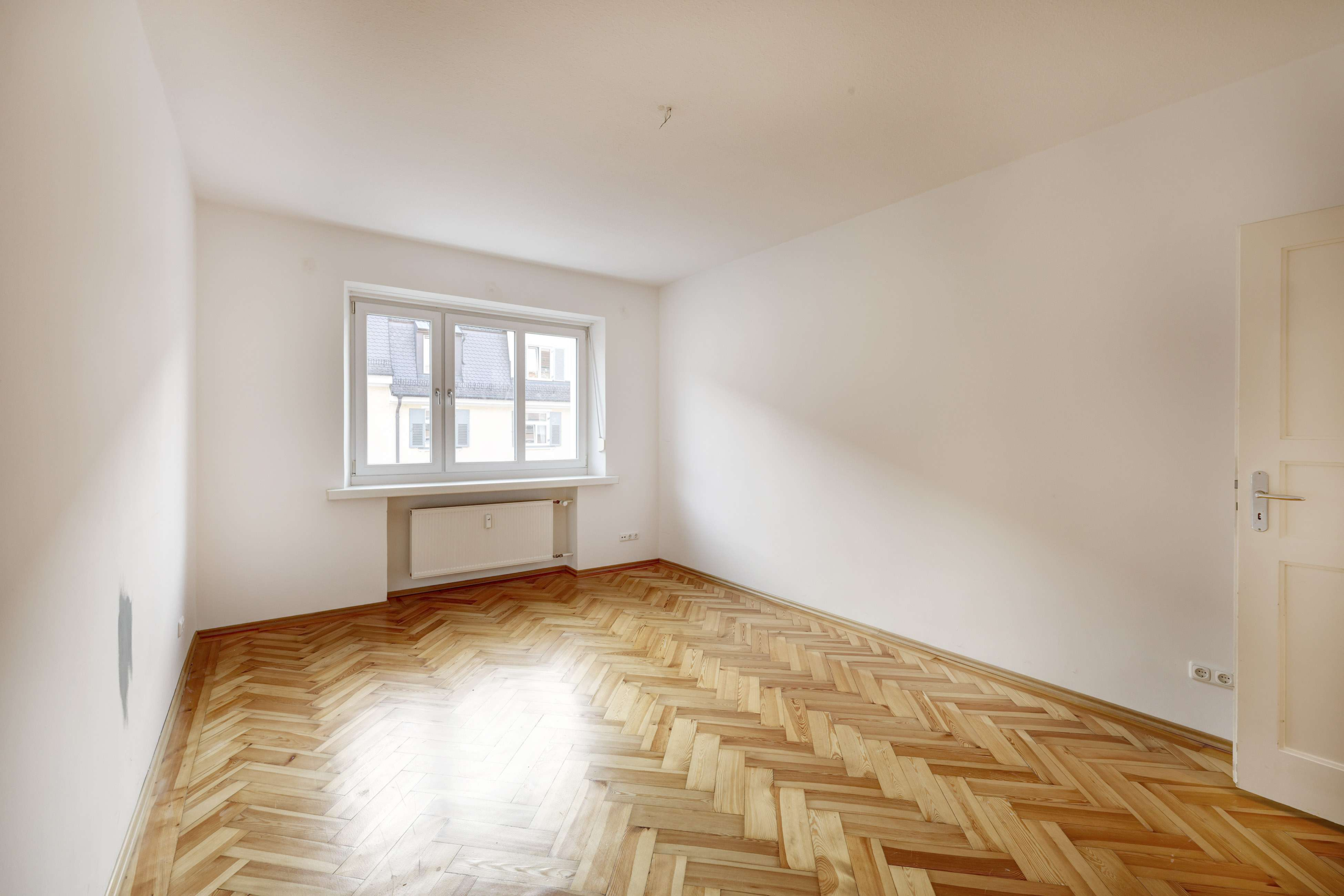 NEU  GEMÜTLICHE EIGENTUMSWOHNUNG IM PRINZREGENTENCARRÉ IN MÜNCHEN!