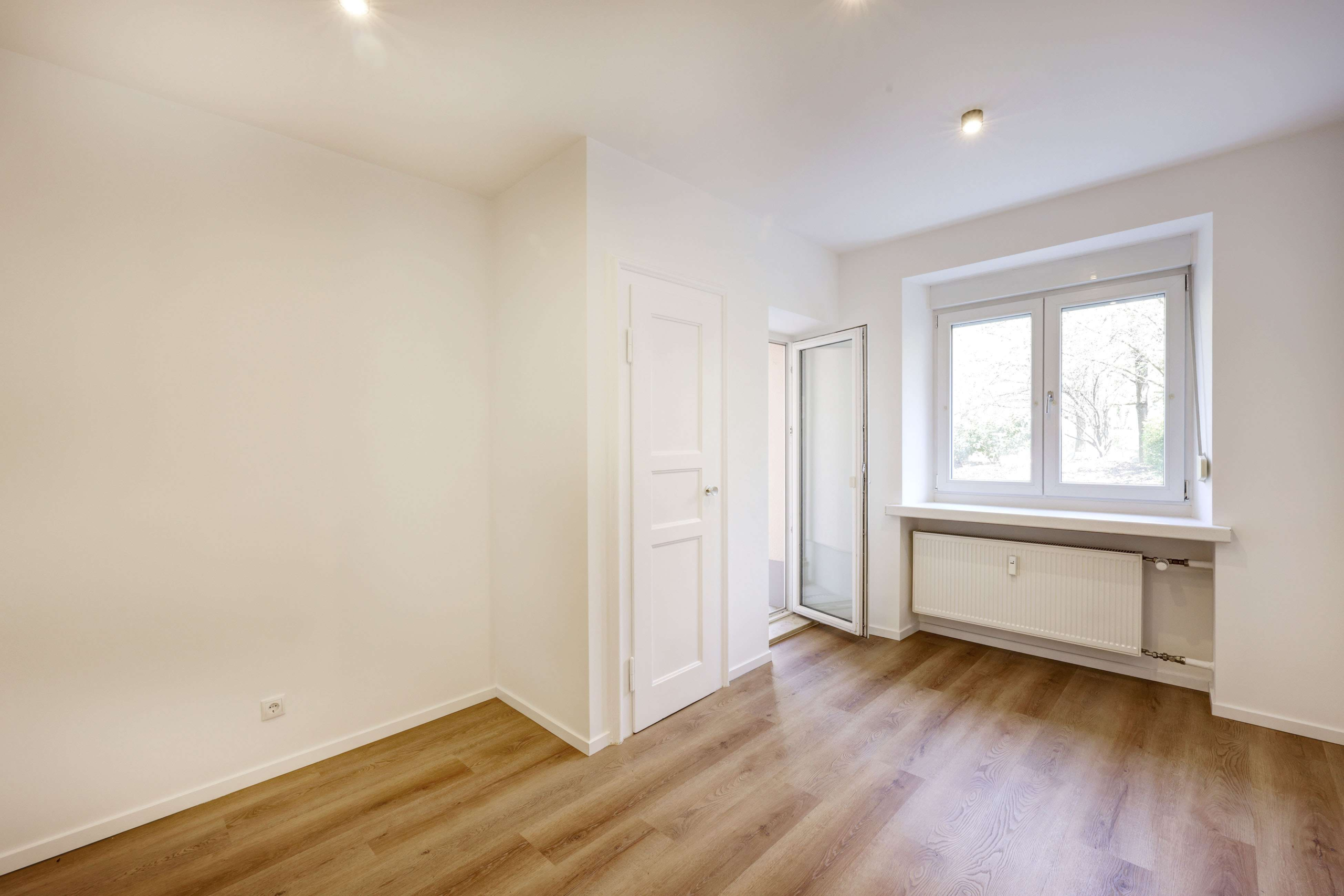 NEU  KERNSANIERTE WOHNUNG, ERSTBEZUG ! ABSOLUTES HIGHLIGHT!