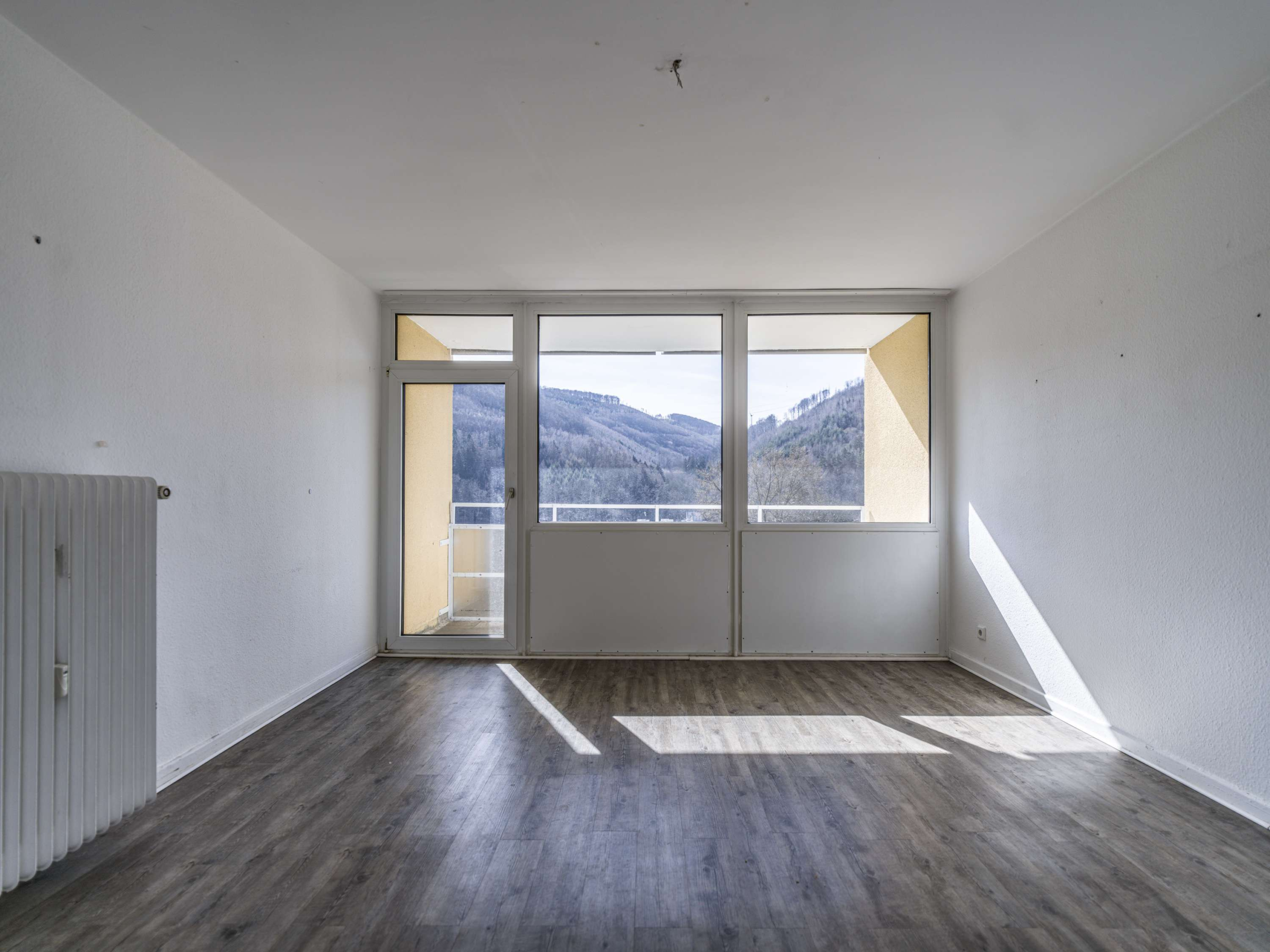 NEU *PAUL & PARTNER* GUT GESCHNITTENE WOHNUNG - WIRD FÜR SIE FRISCH RENOVIERT !