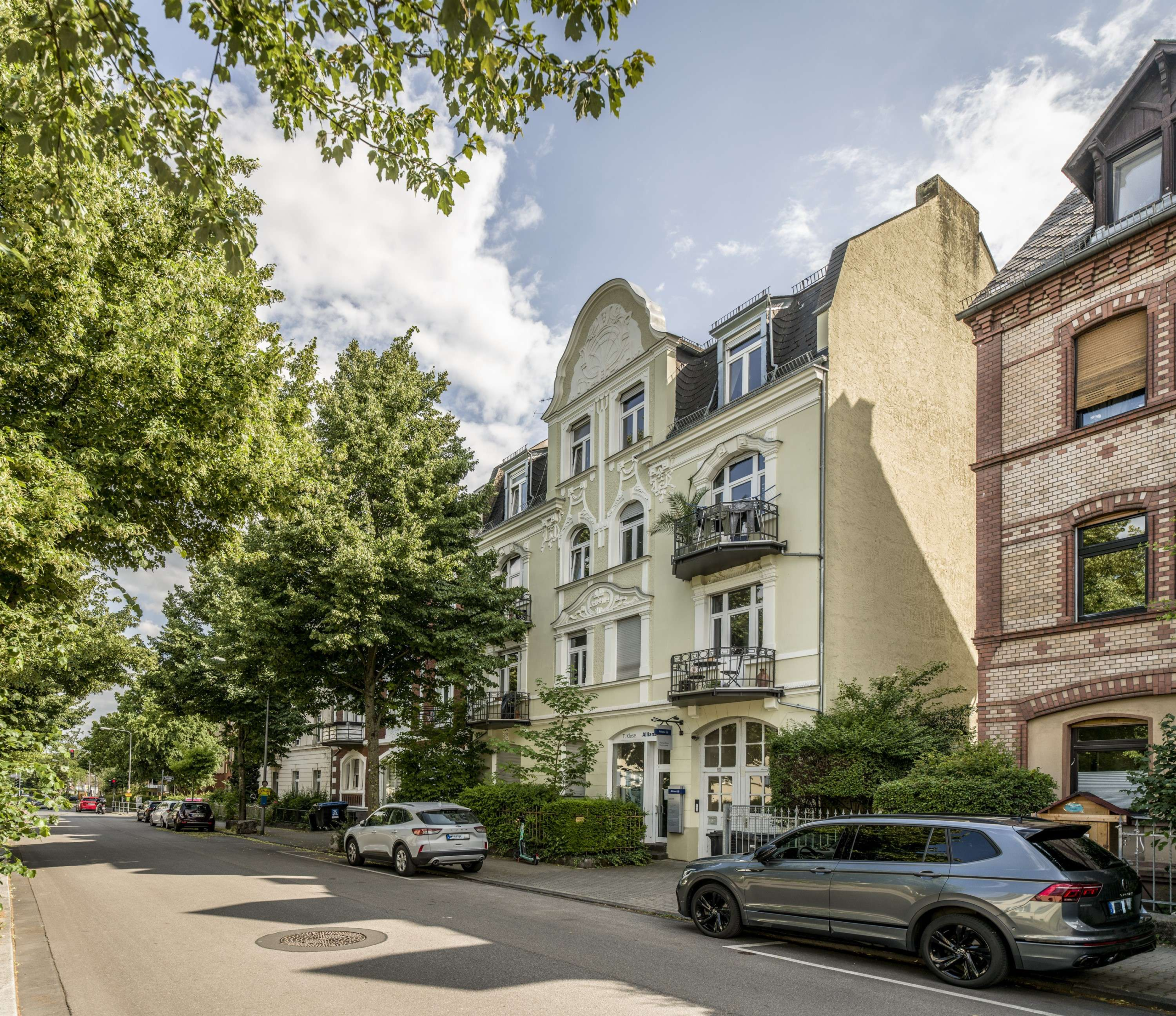 NEU  SEHR GEPFLEGTES WOHN- & GESCHÄFTSHAUS IN WIESBADEN!