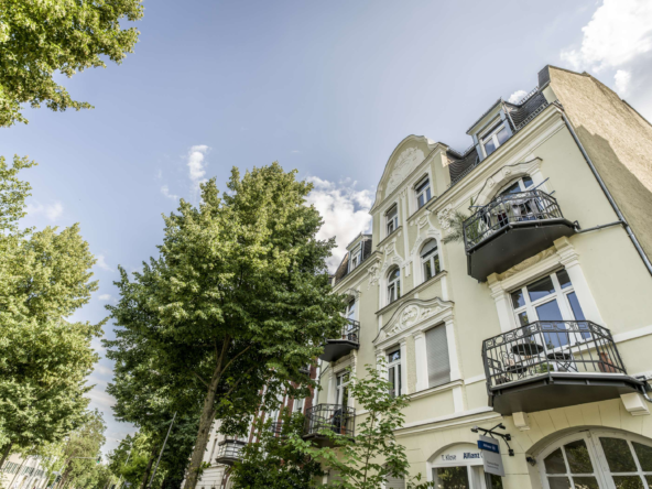 NEU  SEHR GEPFLEGTES WOHN- & GESCHÄFTSHAUS IN WIESBADEN!