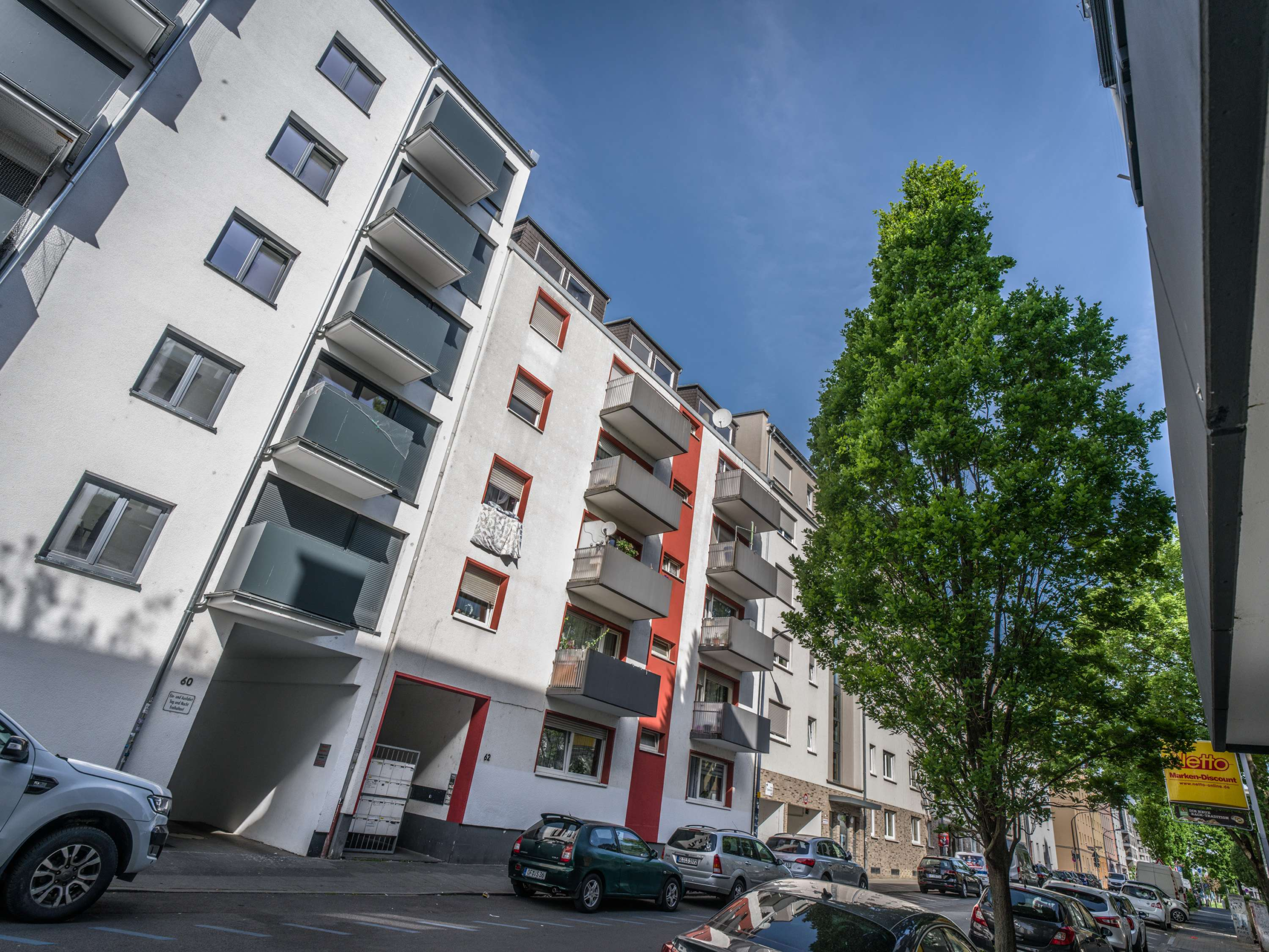VERKAUFT  MEHRFAMILIENHAUS MIT 19 EINHEITEN! ABGESCHLOSSENHEIT VORHANDEN!
