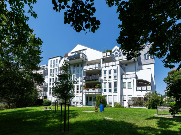 NEW  HELLE 3-ZIMMER-WOHNUNG MIT BALKON IM GRÜNEN BERLIN-PANKOW!