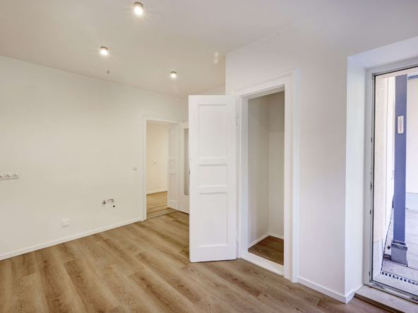NEU  KERNSANIERTE WOHNUNG, ERSTBEZUG ! ABSOLUTES HIGHLIGHT!