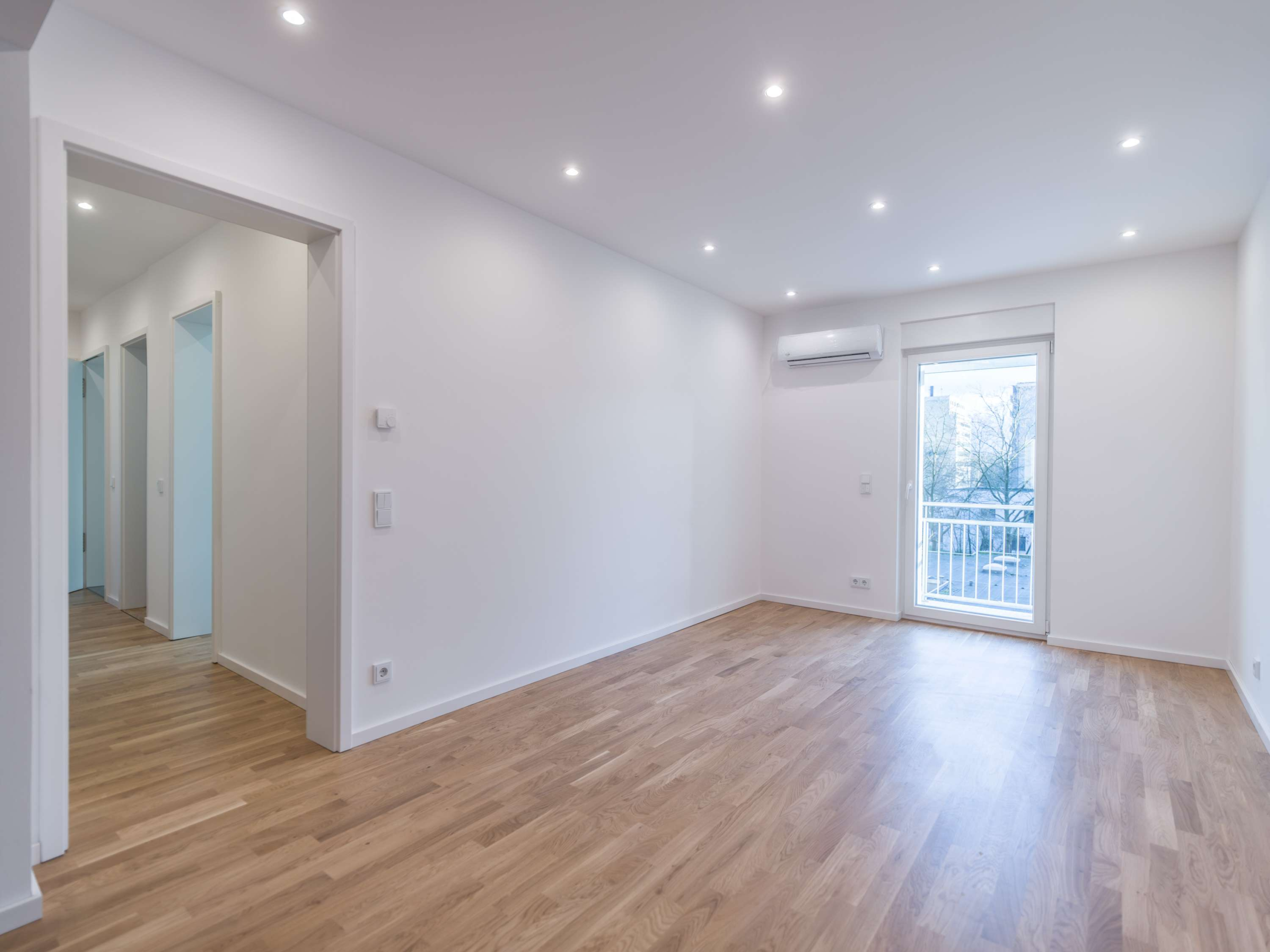 NEU *PAUL & PARTNER* ZWEITBEZUG ! MAISONETTE MIT KLIMAANLAGE, EBK & BALKON!