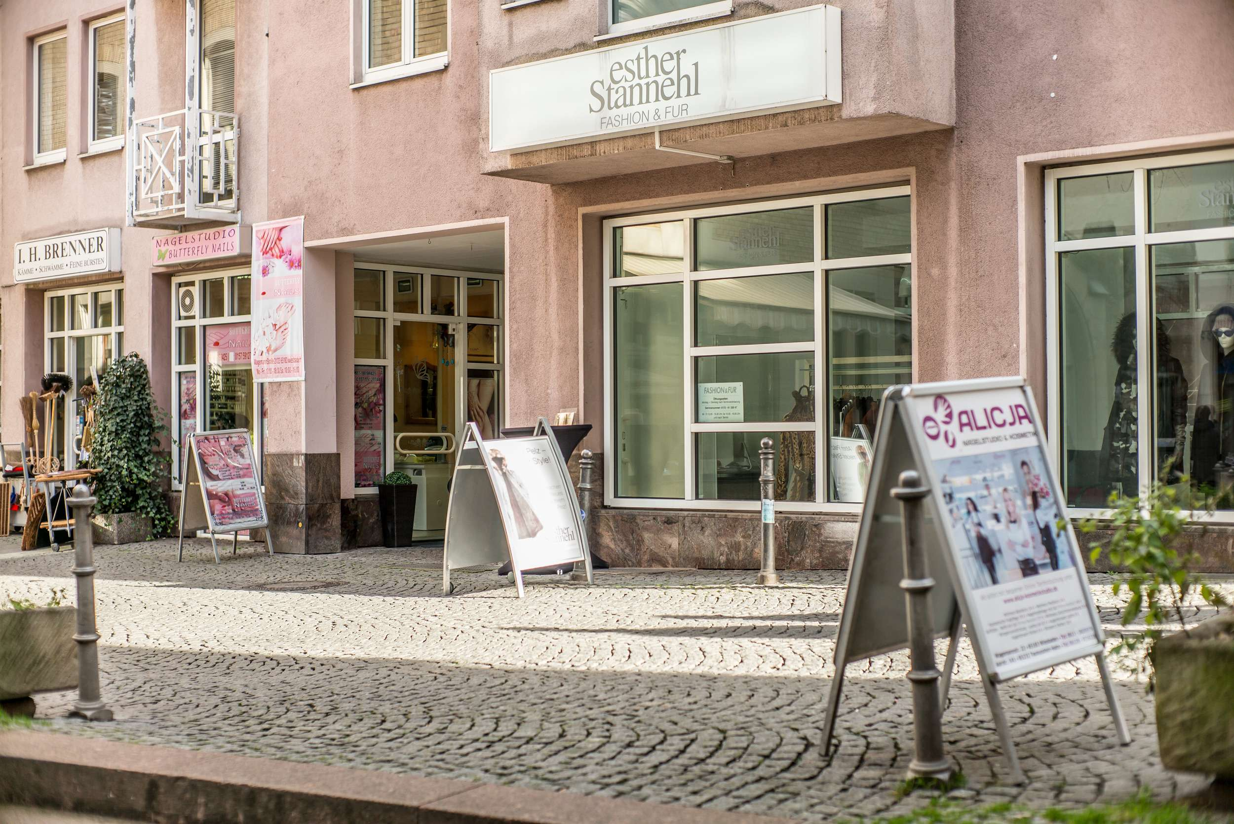 NEW CAFÉ IN DER FUSSGÄNGERZONE WIESBADEN! JETZT ERÖFFNEN!