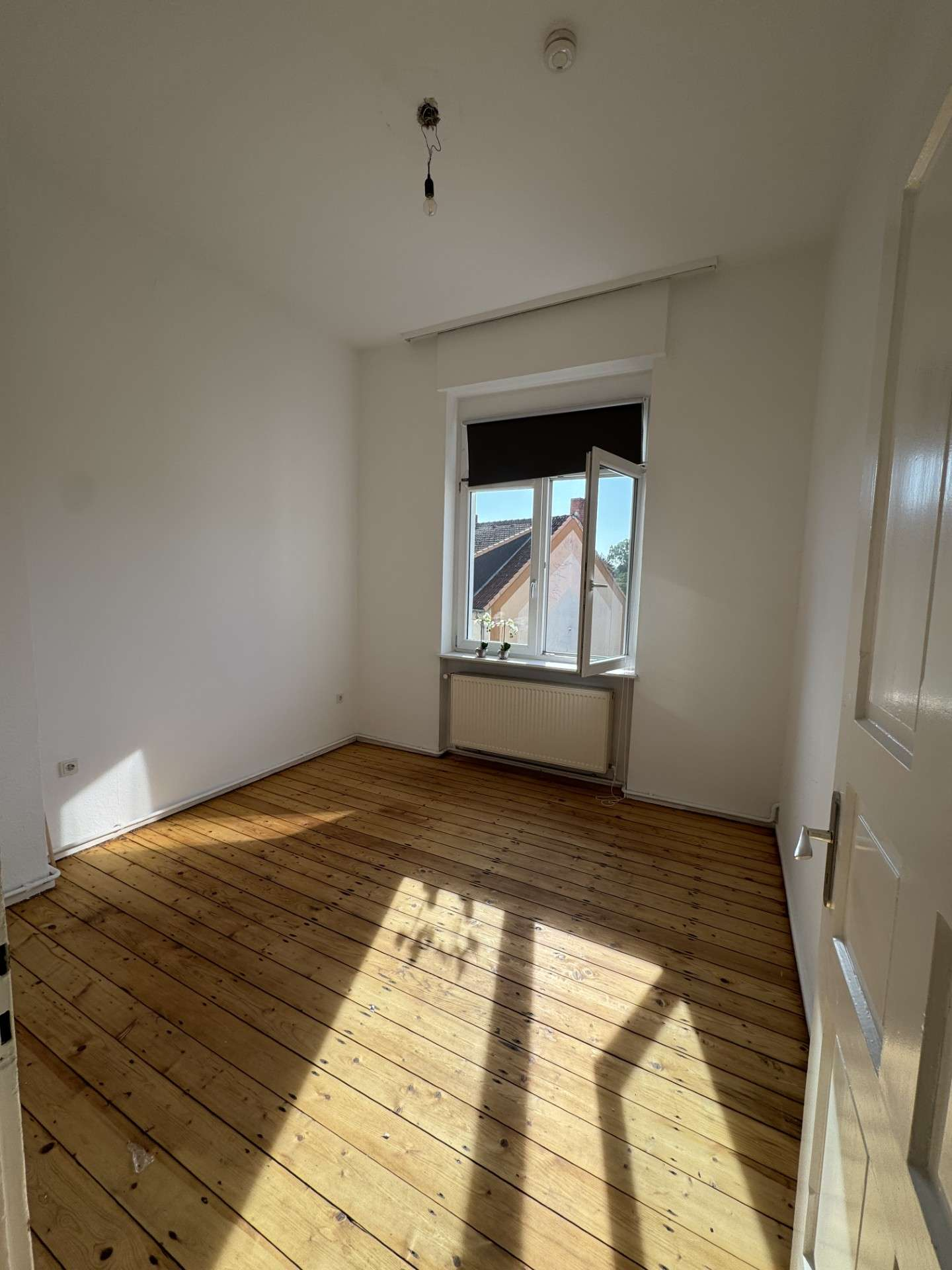 NEW  HELLE ALTBAUWOHNUNG MIT 2 ZIMMERN! IDEALER GRUNDRISS!