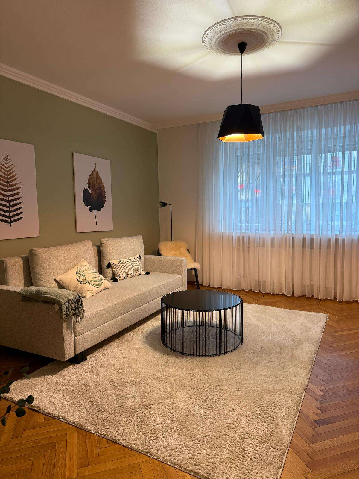 WOW  BEREIT ZUM EINZIEHEN – MÖBLIERTE ALTBAUWOHNUNG IN MÜNCHEN!