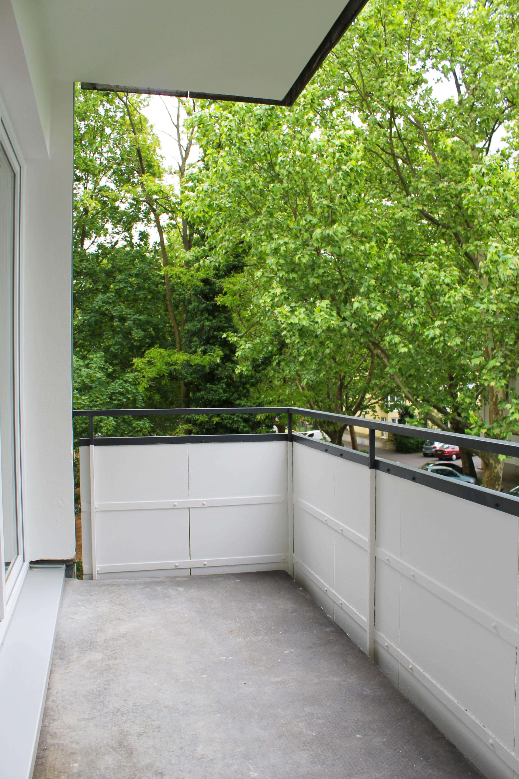 NEU  3-ZIMMER-WOHNUNG ZUM NEUEN JAHR MIT BALKON, & OPTIONAL STELLPLATZ ODER GARAGE!