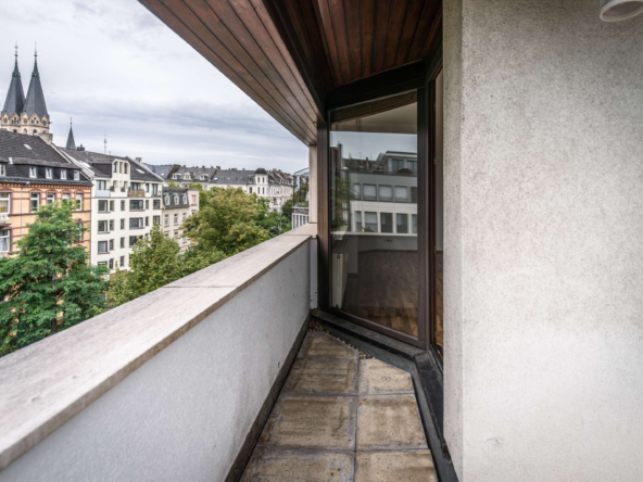 NEU  IHRE NEUE MAISONETTE MIT AUSBLICK ÜBER WIESBADEN IN ZENTRALER LAGE !