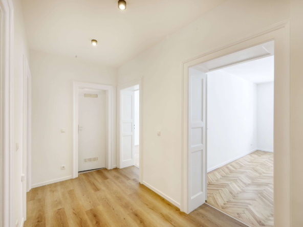 NEU  KERNSANIERTE WOHNUNG, ERSTBEZUG & GARAGENSTELLPLATZ! ABSOLUTES HIGHLIGHT!