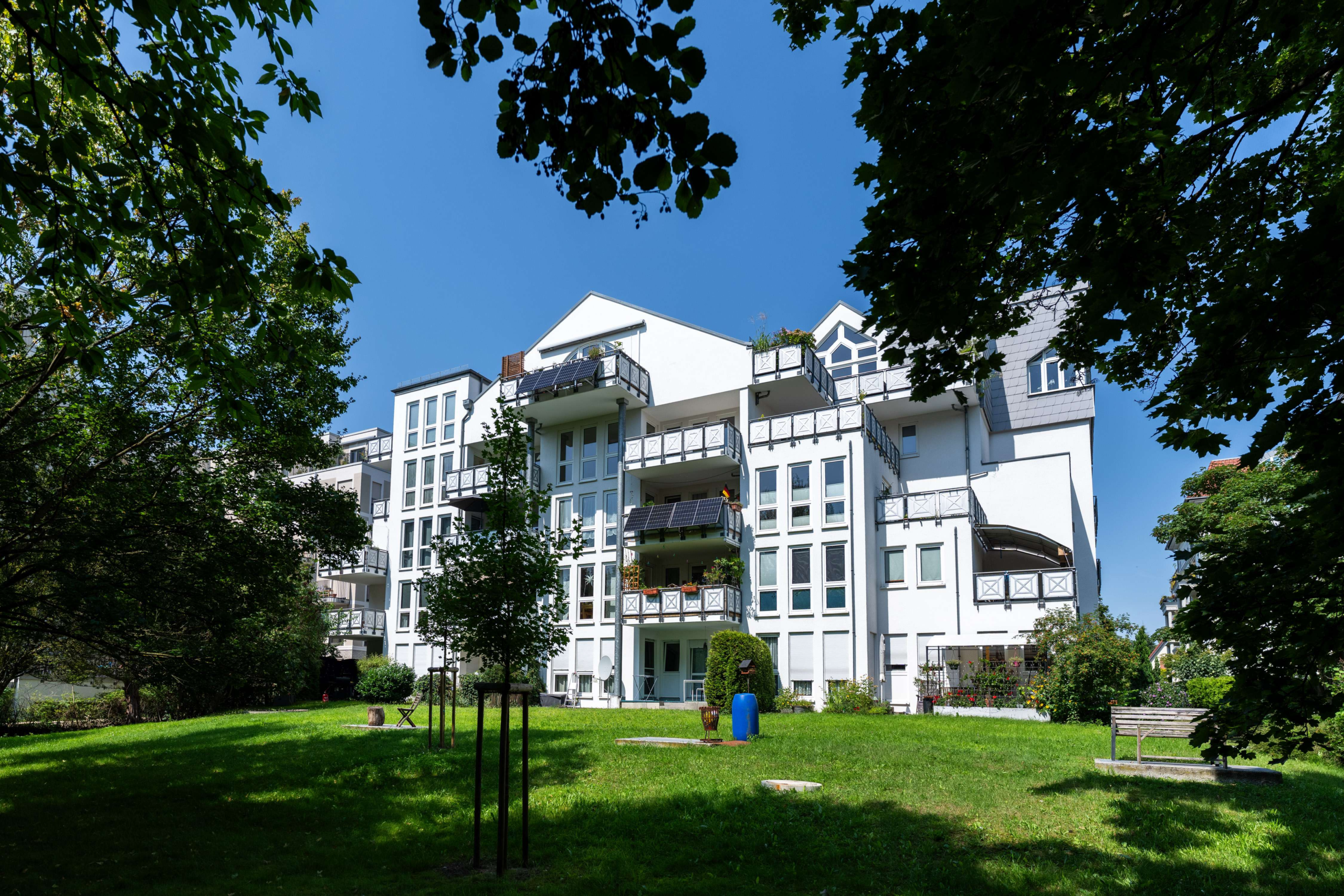 NEW  HELLE 3-ZIMMER-WOHNUNG MIT BALKON IM GRÜNEN BERLIN-PANKOW!