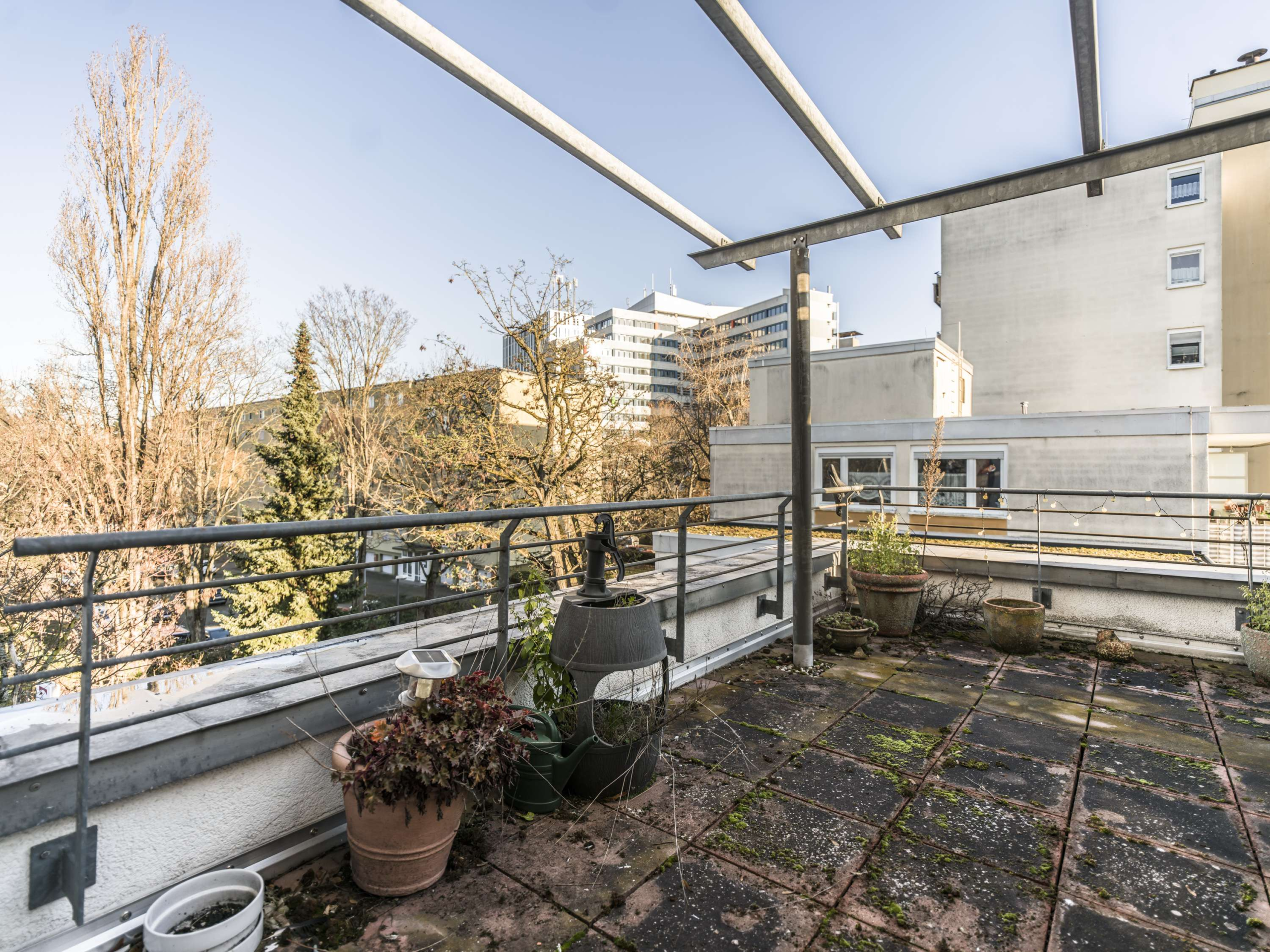 NEU  IHRE KAAPITALANLAGE MIT TIEFGARAGE UND DACHTERRASSE !