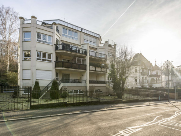 NEU  WOHNTRAUM AM WALDRAND MIT BLICK INS GRÜNE! INKL. TIEFGARAGE!