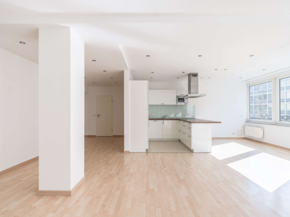 WOW   MIT KLIMAANLAGE & EBK ! ZENTRALER ALS HIER GEHT ES NICHT !