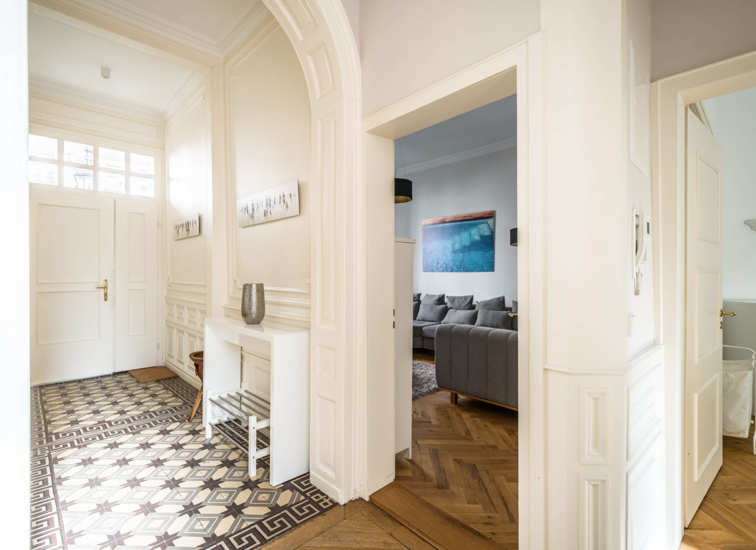 WOW  VOLL MÖBLIERTE 3-ZIMMER-WOHNUNG IN NORDEND-WEST ! RUNDUM-SORGLOS-PAKET !