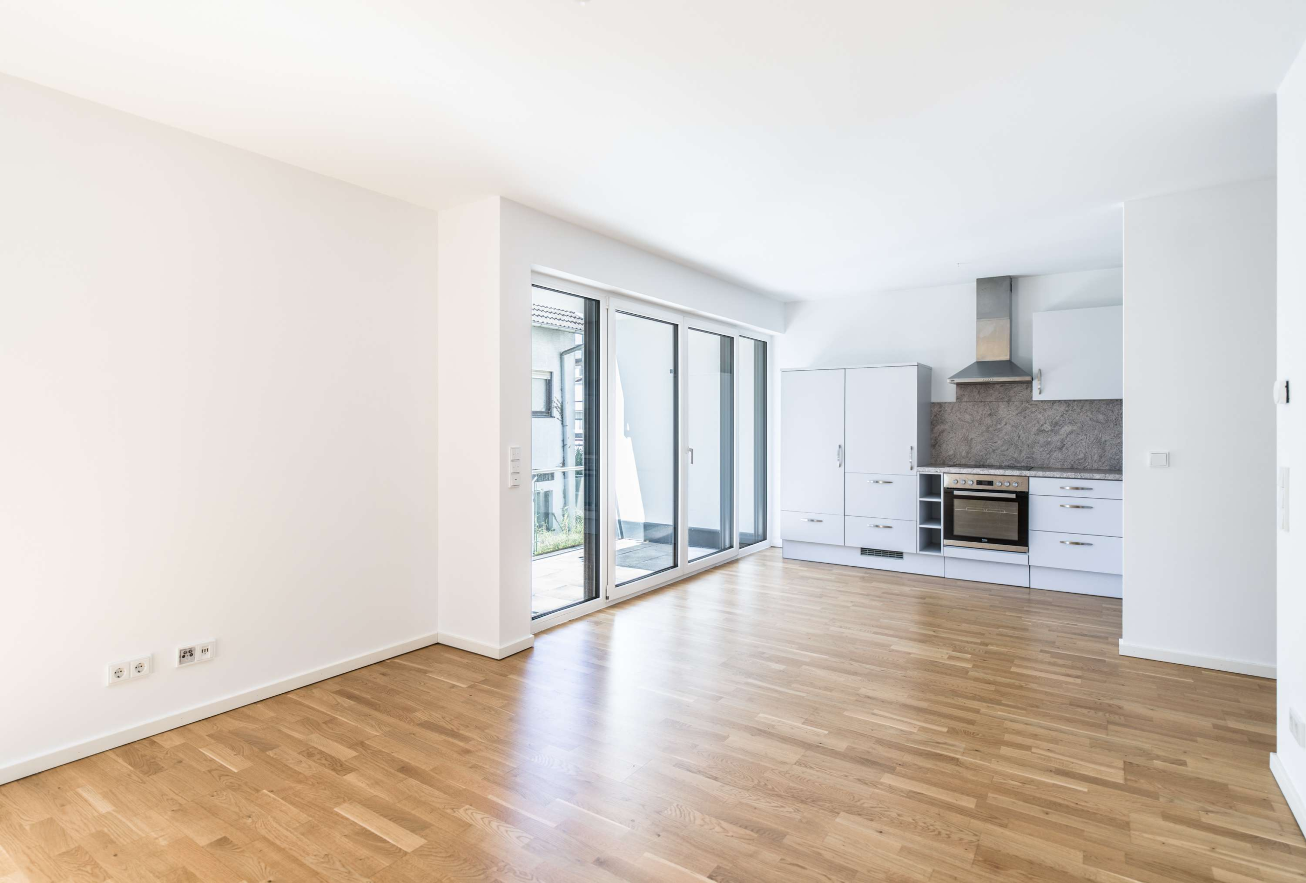 NEU!  2-ZIMMER-NEUBAU MIT TIEFGARAGE & GROßEM BALKON!