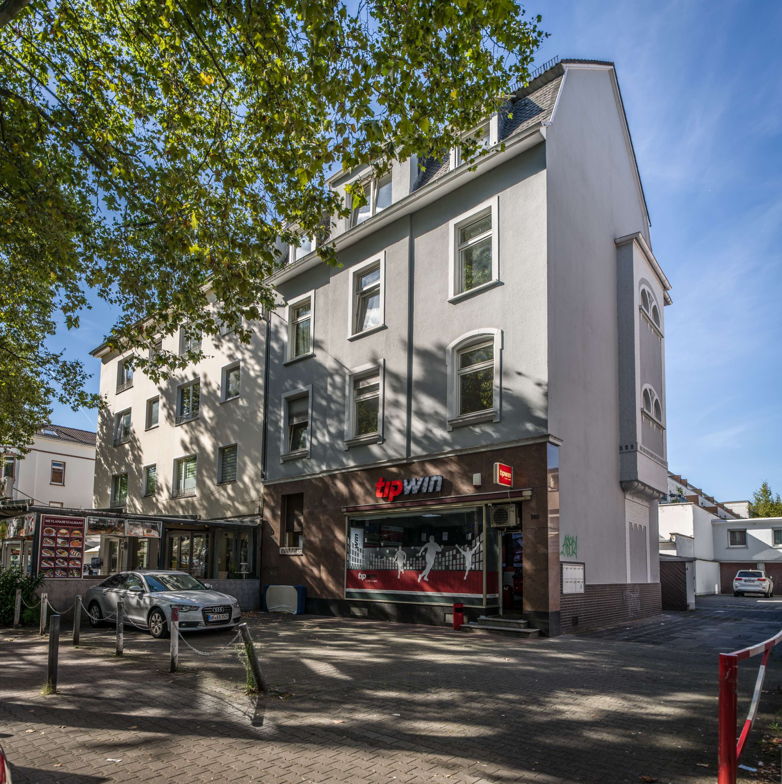 WOW MEHRFAMILIENHAUS MIT POTENZIAL IN FRANKFURT ! FAKTOR 18,5!