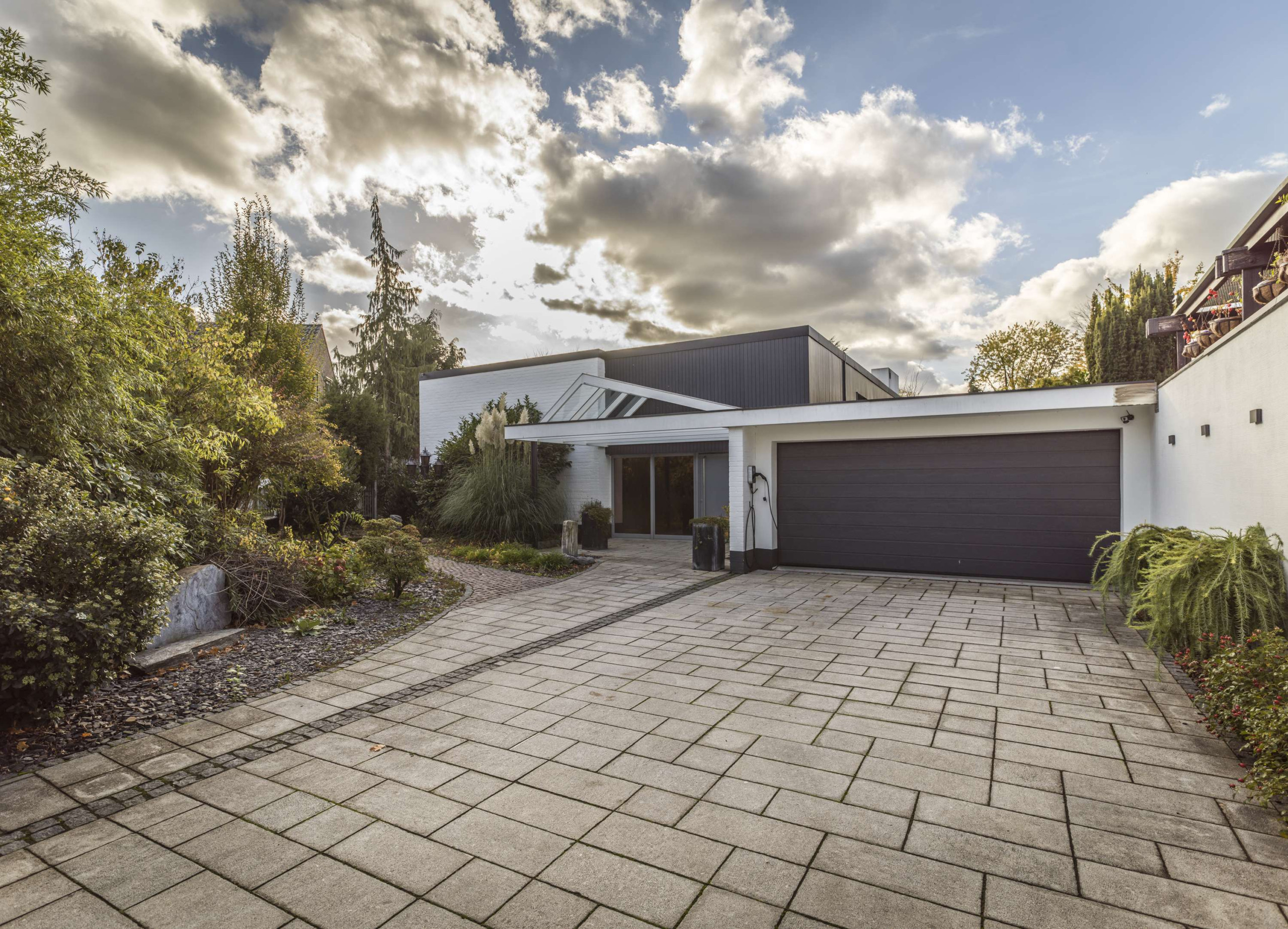 WOW  SCHLAGEN SIE ZU ! IHR DESIGNHAUS MIT CHARAKTER UND CHARME IN MEERBUSCH!