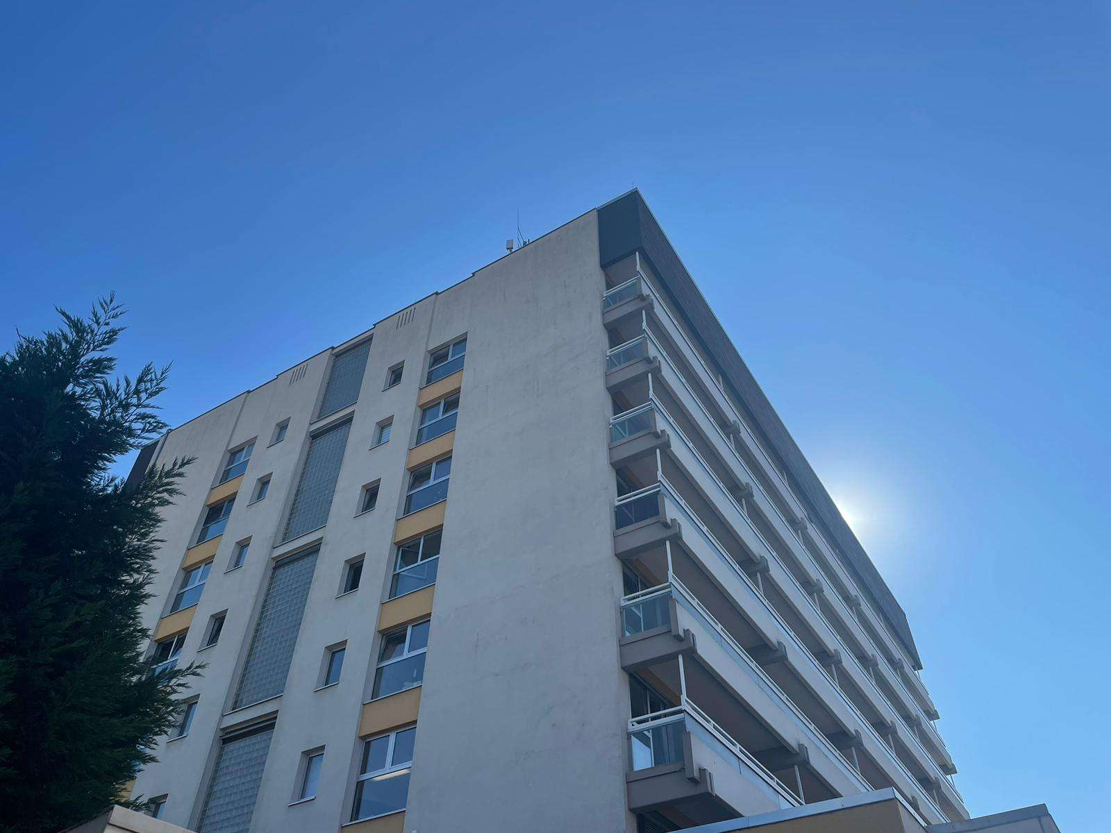 WOW  VIELSEITIGES WOHN- UND GESCHÄFTSHAUS MIT ÜBER 5.500 M² VERMIETBARER FLÄCHE !