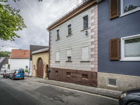 ZWEIFAMILIENHAUS- SCHEUNE- GROSSES GRUNDSTÜCK IN WIESBADEN-RAMBACH! VIEL POTENTIAL!