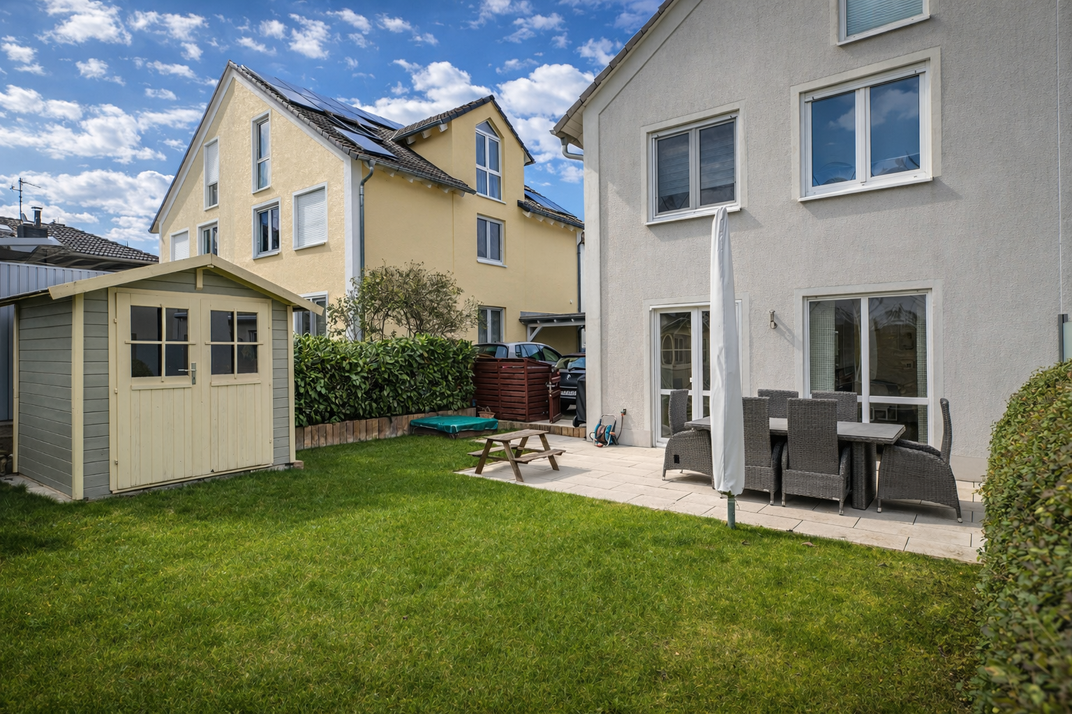NEU  IHR HAUS MIT GARTEN, TERRASSE & CARPORT WARTET AUF SIE !