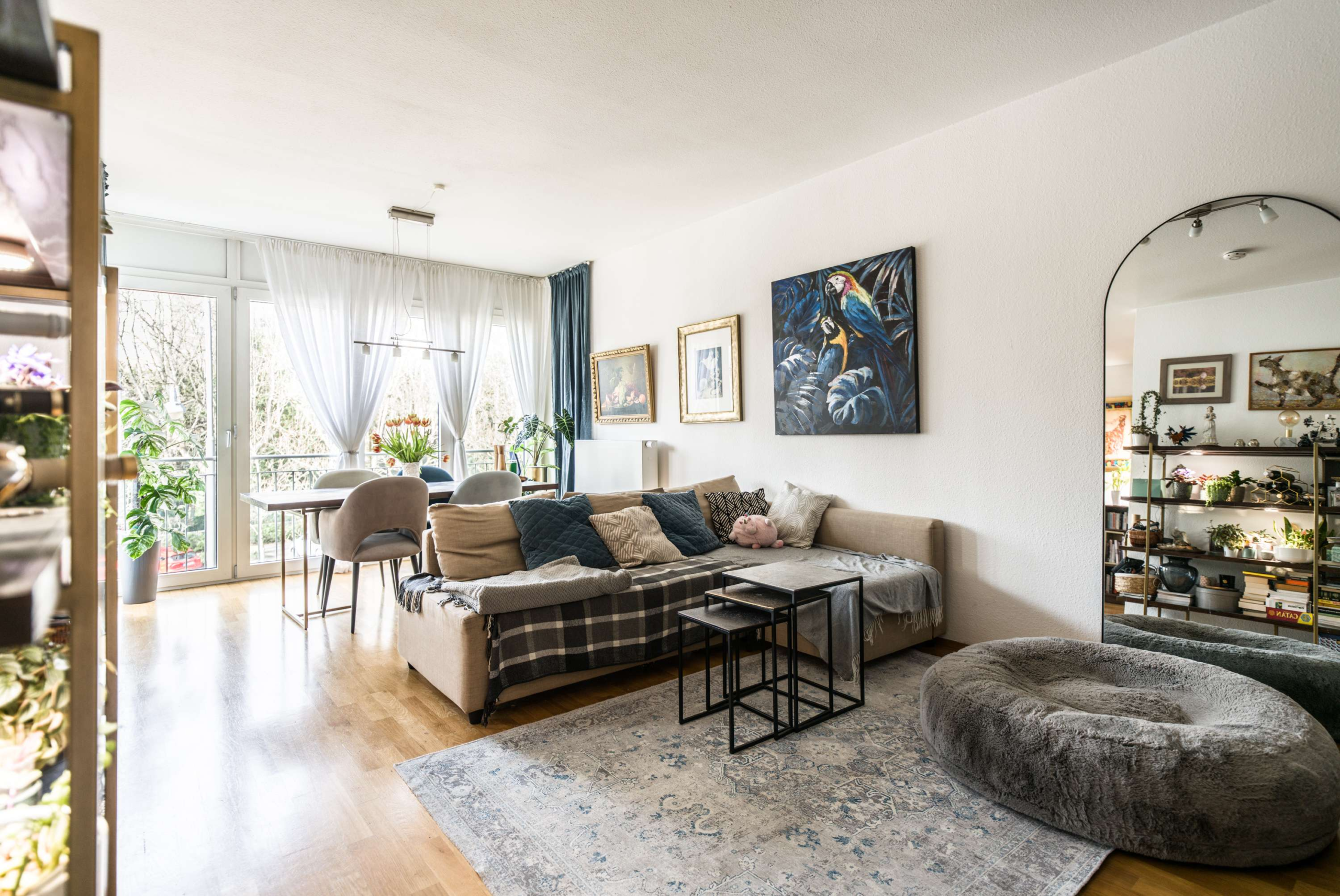 NEU   IM FRANKFURTER WESTEND MIT CONCIERGE, TIEFGARAGE & BALKON !