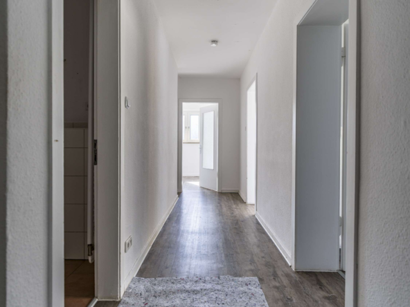 WOW *PAUL & PARTNER* GUT GESCHNITTENE WOHNUNG - WIRD FÜR SIE FRISCH RENOVIERT !