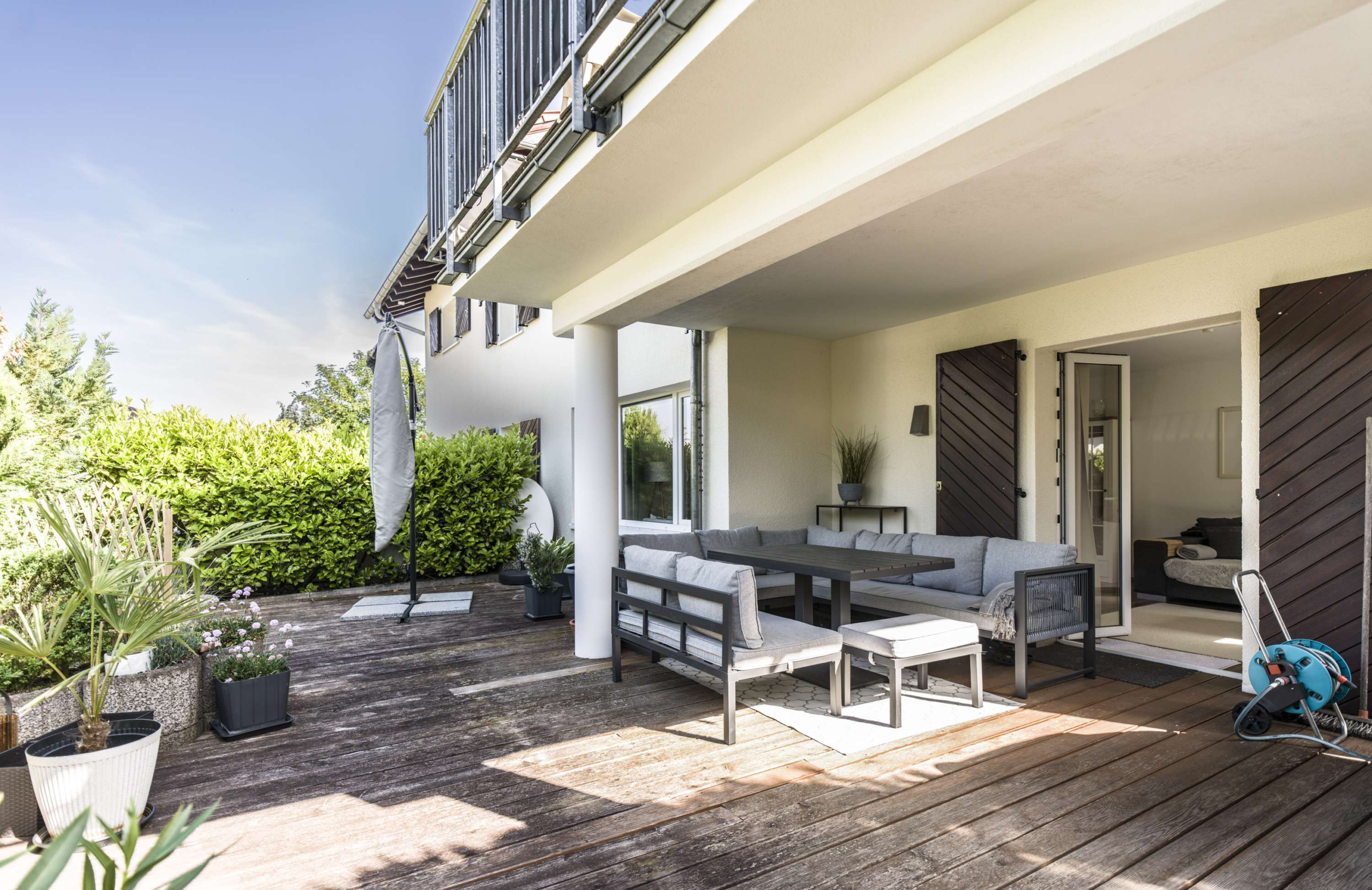 NEU  EXKLUSIVE 3-ZIMMER-WOHNUNG MIT SÜDTERRASSE & GARAGE !