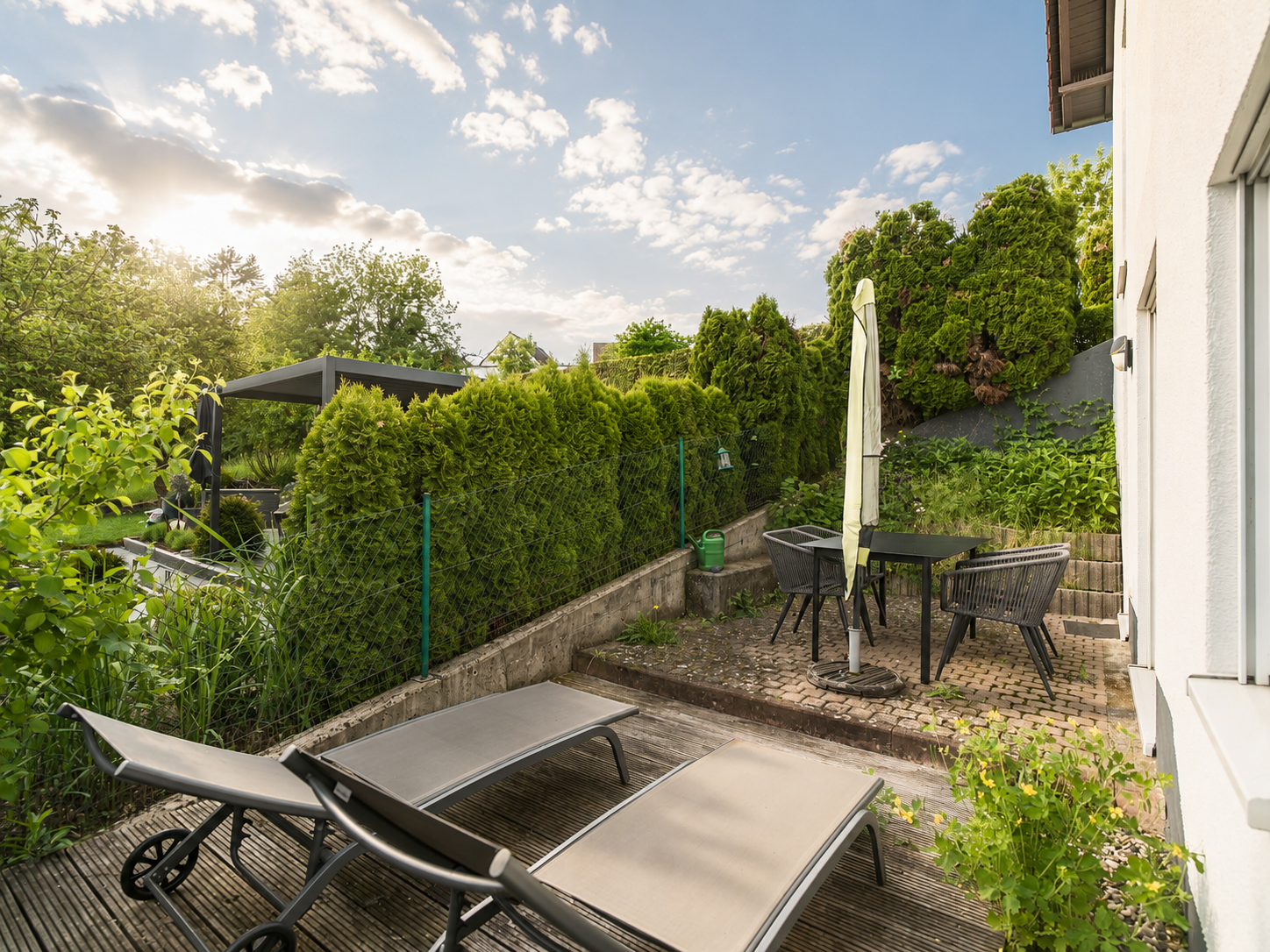 NEU  LEBENSQUALITÄT PUR! HELLE 2-ZIMMER-WOHNUNG MIT TERRASSE IM RHEINGAU!
