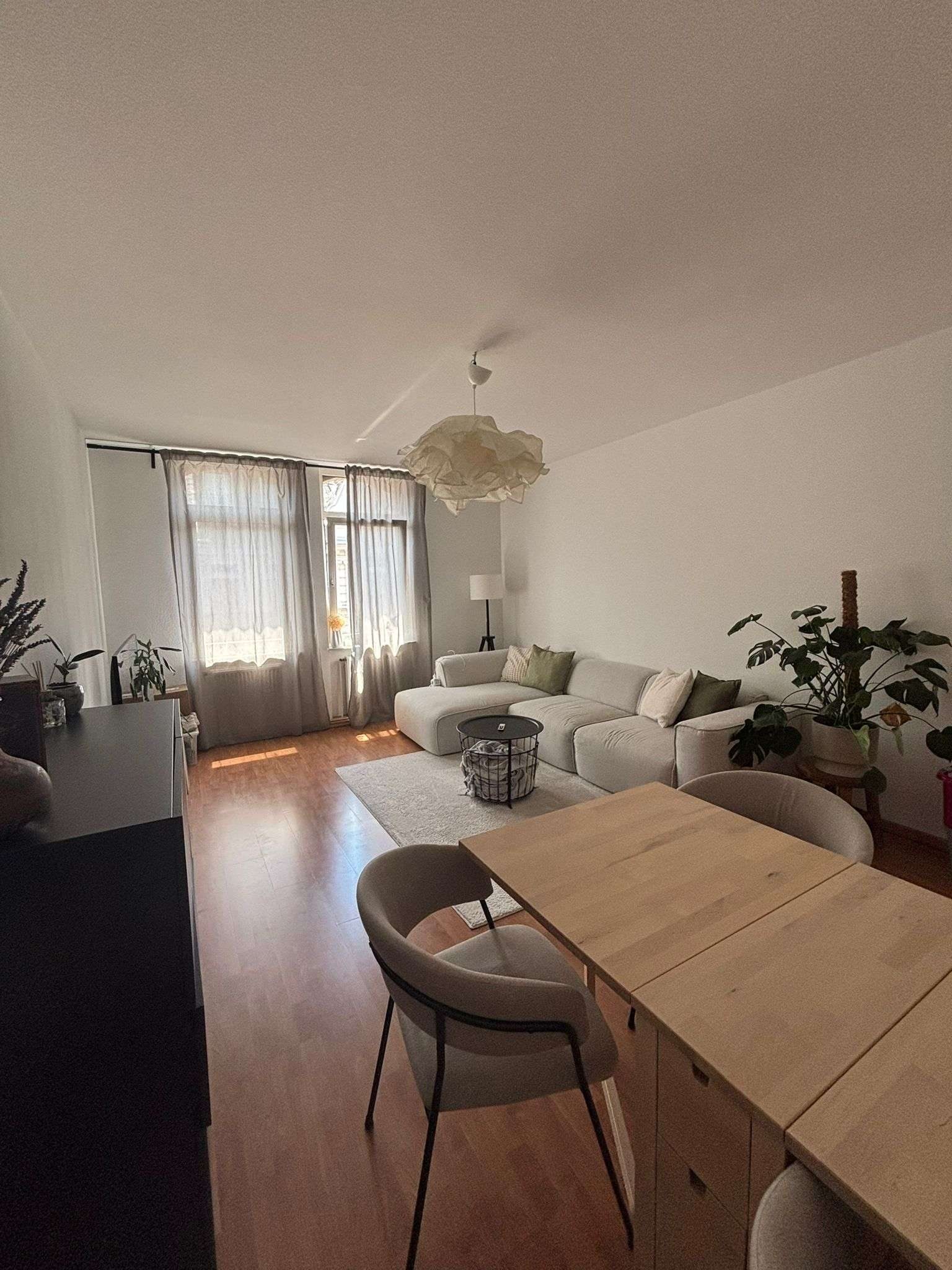 GEMÜTLICHE ALTBAUPERLE IN ZENTRALER LAGE VON WIESBADEN MIT EINBAUKÜCHE !