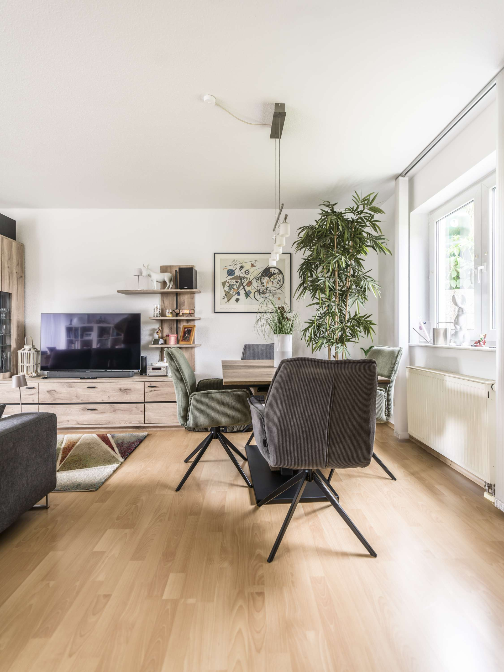 NEW  RUHIG WOHNEN IM RHEINGAU ! 2-ZIMMER-WOHNUNG MIT TERRASSE & GARAGE !