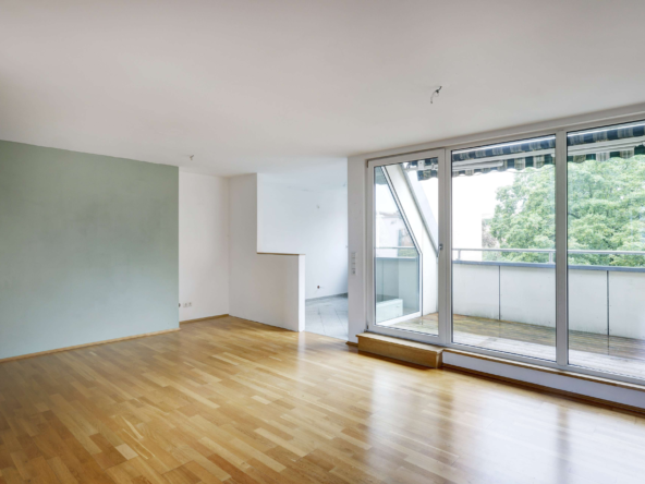 WOW  DER PERFEKTE KAUF FÜR DAS NEUE JAHR! SCHÖNE ALTBAUWOHNUNG MIT GARAGENSTELLPLATZ