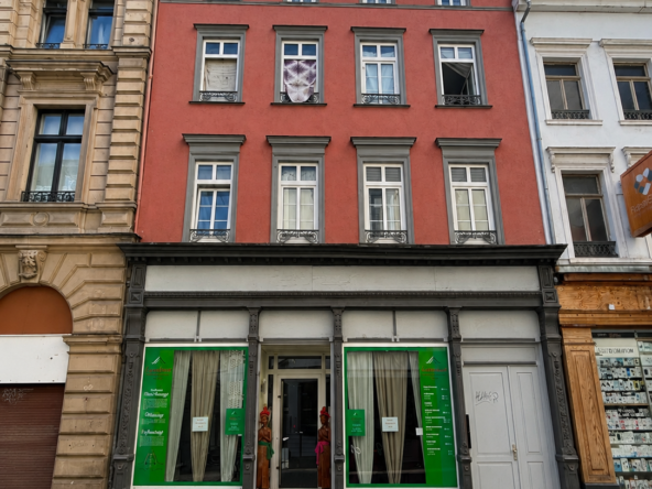 TOP  GEPFLEGTES WOHN- & GESCHÄFTSHAUS DIREKT IN DER FUßGÄNGERZONE! FAKTOR 18,65!